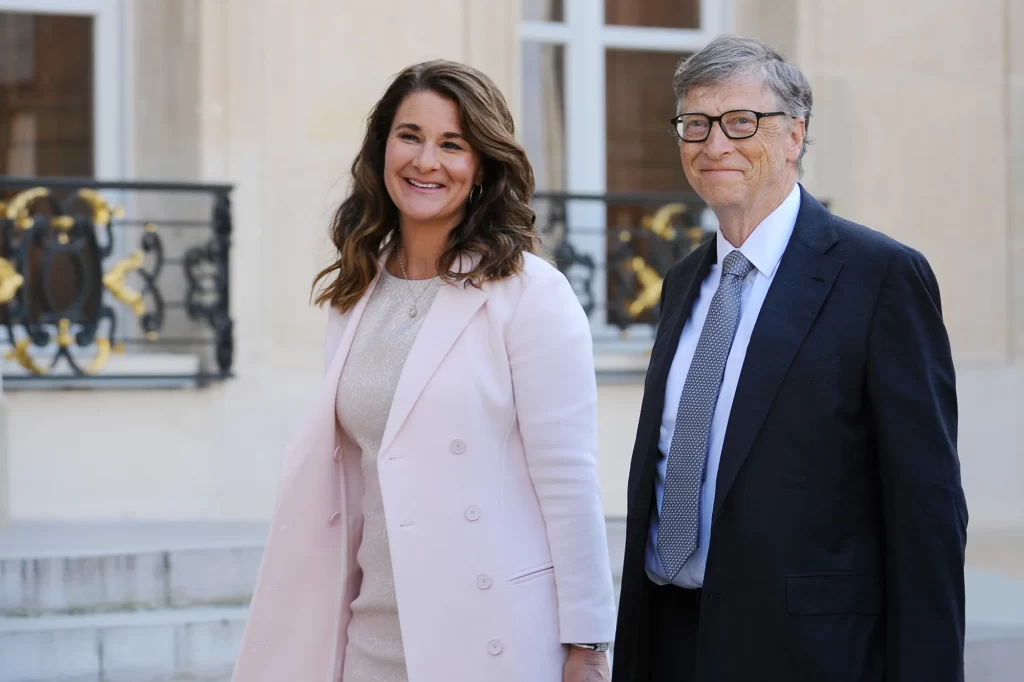 Bill Melinda Gates pose together 1024x682 1