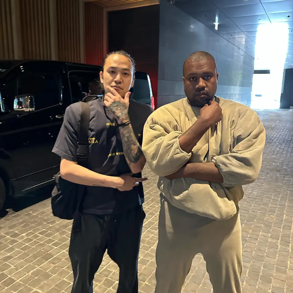 Kanye West in Japan with fan